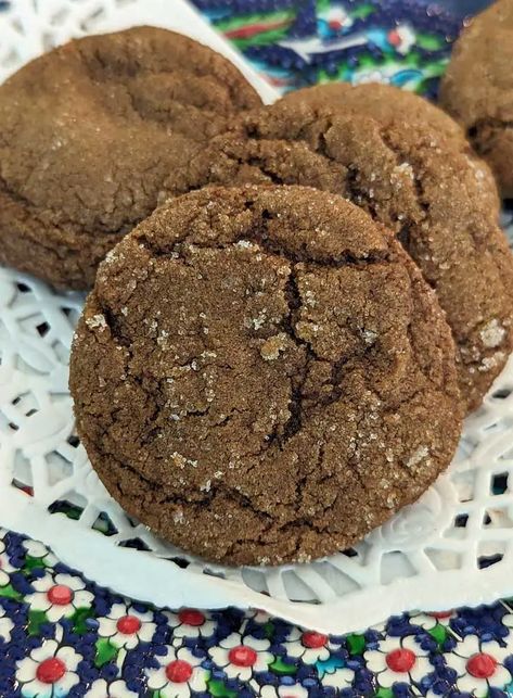 Blackstrap Molasses Recipes, Molasses Recipes, Chewy Molasses Cookies, Molasses Cookies Recipe, Blackstrap Molasses, Ginger Molasses Cookies, Chocolate Crinkles, Molasses Cookies, Ginger Cookies