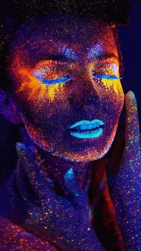 Uv Photography, Uv Makeup, Charcoal Drawings, Animal Illustrations, Foto Tips, Light Photography, Face Art, Art Paint, Makeup Art