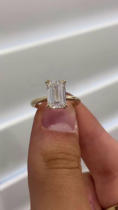 4CT Vintage Emerald Cut Moissanite Engagement Ring,Delicate Anniversary Ring,Prong Set Diamond Ring Milgrain Antique Wedding Ring  Welcome To My Shop, Great to Know You All Here. 💍 𝐑𝐢𝐧𝐠 𝐃𝐞𝐭𝐚𝐢𝐥𝐬  🔹 𝐌𝐞𝐭𝐚𝐥 𝐎𝐩𝐭𝐢𝐨𝐧𝐬:925 Sterling Silver 10 Carat/14 Carat/18 Carat Gold (Can be made in yellow/rose/white gold) 🔹 𝐒𝐭𝐨𝐧𝐞 𝐂𝐡𝐨𝐢𝐜𝐞: Moissanite  🔹 𝐒𝐭𝐨𝐧𝐞 𝐒𝐡𝐚𝐩𝐞: Emerald  🔹 𝐒𝐭𝐨𝐧𝐞 𝐒𝐢𝐳𝐞: 4 CT 🔹 𝐁𝐚𝐧𝐝 𝐒𝐡𝐚𝐧𝐤 𝐏𝐫𝐨𝐟𝐢𝐥𝐞: Designer Pave  🔹 𝐁𝐚𝐧𝐝 𝐖 Gold Band Engagement Rings Rectangle, Wedding Band Gold And Silver, Emerald Engagement Ring Carat Size, Vintage Emerald Cut Engagement Ring With Band, Gold Square Diamond Ring, Royal Emerald Cut Diamond, Chunky Silver Wedding Rings, Engagemtn Rings, Emerald Cut Engagement Ring Wide Band