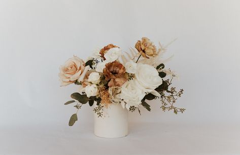 Fall White Wedding Bouquet, Toffee Wedding Bouquet, Neutral Flower Table Arrangements, Flower Arrangements Neutral, Earth Tone Bridesmaid Bouquet, Toffee And White Wedding Flowers, Muted Wedding Bouquet, Classic Fall Wedding Colors, Earth Tone Centerpieces