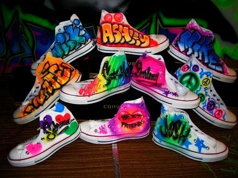 Airbrush shoes Zombie Letters, Airbrush Tee, Airbrushing Ideas, Airbrush Clothes, Graffiti Party, Nike Inspiration, Nike Janoski, Hiphop Party, Airbrush T Shirts