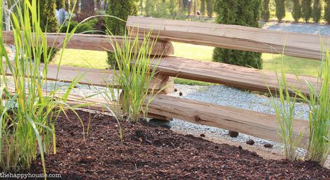 Up close of the wooden fence. Split Rail Fence Ideas, Rail Fence Ideas, Fence Options, Split Rail Fence, Fence Planters, Green Fence, Small Fence, Rustic Fence, Fencing Ideas