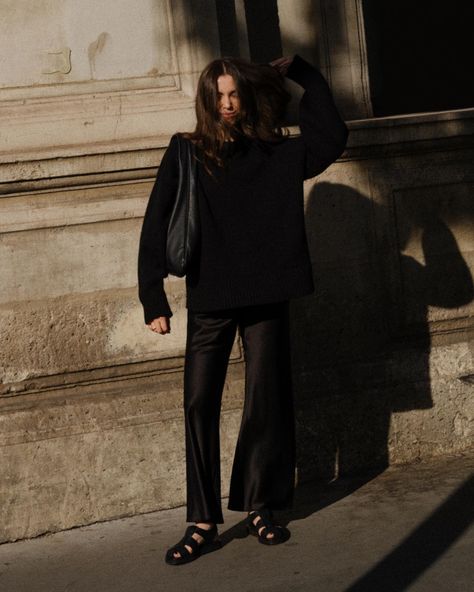 The Silk Trouser Trend Is Going To Be Everywhere This Spring | Who What Wear UK Black Silk Trousers Outfit, Black Trousers Outfit Summer, Silk Trousers Outfit, Trousers Outfit Summer, Silk Pants Outfit, Black Trousers Outfit, Trousers Outfit, Trouser Outfit, Mum Fashion