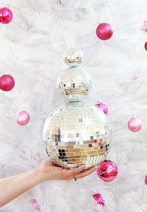 DIY Disco Ball Snowman Disco Ball Snowman, Diy Disco Ball, My Notebook, Mini Terrarium, Simple Headbands, Studio Diy, Diy Snowman, The Crafts, Diy Notebook