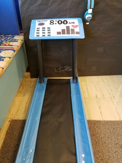 Home gym center at Pleasant View Preschool- treadmill out of cardboard. Prek Exercise Study, Exercise Dramatic Play Preschool, Gym Dramatic Play Preschool, Exercise Theme Preschool, Exercise Creative Curriculum Preschool, Exercise Study Preschool, Exercise Study Creative Curriculum, Creative Curriculum Exercise Study, Preschool Exercise