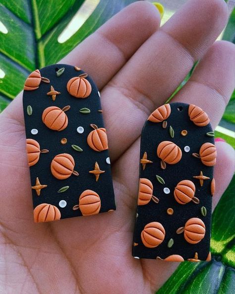 Polymer Clay Slabs Fall, Hocus Pocus Polymer Clay Earrings, Diy Polymer Clay Earrings Ideas, Polymer Clay Earrings Halloween, Thanksgiving Clay Earrings, Autumn Polymer Clay Earrings, Polymer Clay Fall Earrings, Fall Polymer Clay Ideas, Polymer Clay Halloween Earrings