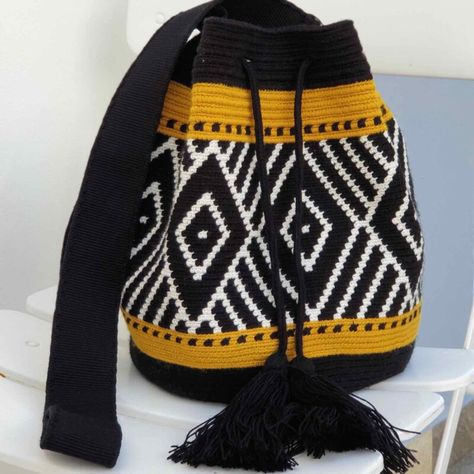 Mochilla Bag, Wayuu Bags Pattern, Mochila Crochet, Beau Crochet, Handmade Crochet Bags, Bag Pattern Free, Tapestry Crochet Patterns, Wayuu Bag, Crochet Handbags Patterns