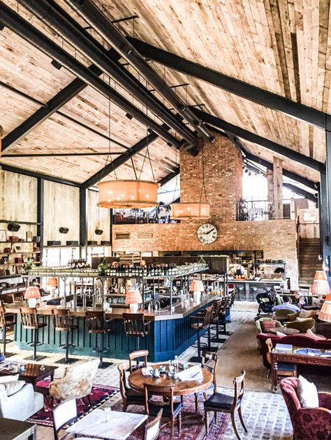 The dream travel destination in England - Soho Farmhouse - it's the new hipster place to stay while in the country! Loft Designs, Soho Farmhouse, Design Café, Loft Ideas, Vintage Industrial Decor, Urban Loft, Bar Interior, Coffee Shop Design, Soho House