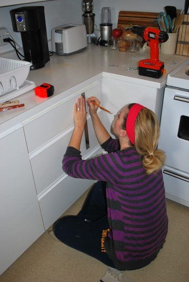 Updating Oak Strip Cabinets with New Hardware Stripping Kitchen Cabinets, How To Refinish Kitchen Cabinets, Laminate Cabinet Makeover, Formica Cabinets, Diy Kitchen Cabinets Makeover, Dark Wood Trim, Laminate Kitchen Cabinets, Update Kitchen Cabinets, Budget Kitchen Makeover