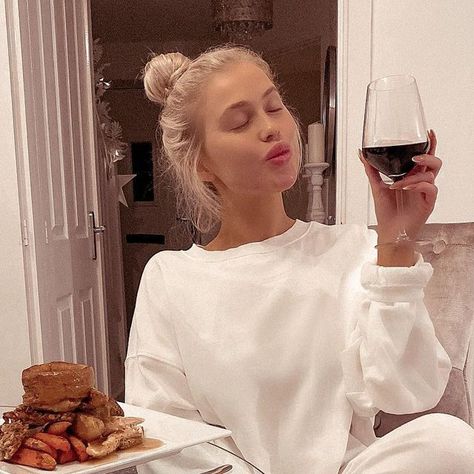 Gemma Louise Miles on Instagram: "..dinner is served 🍽🍷 the cosiest sunday 🥰 I hope you’ve had a lovely one 🤍✨" Gemma Louise Miles, Dinner Is Served, Curvy Girl Outfits, I Hope You, Food And Drink, Girl Outfits, I Hope, Collage, On Instagram