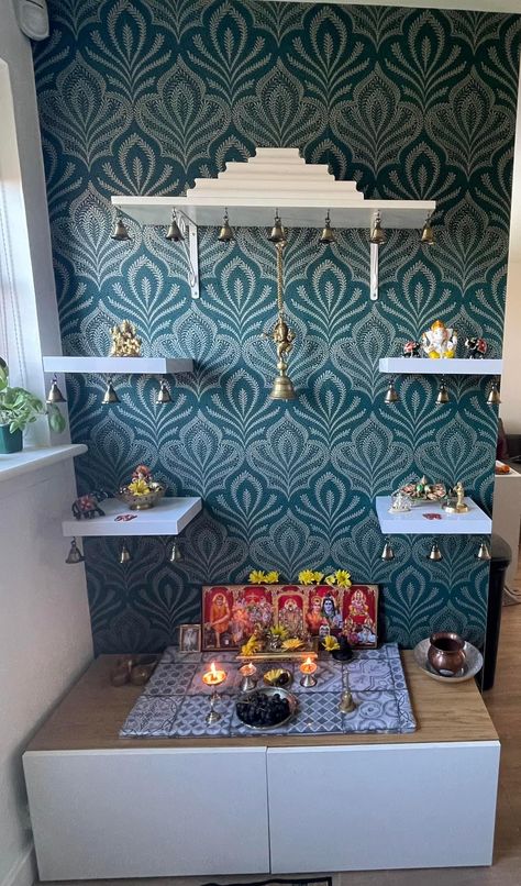 Indian Altar Puja Room, Mini Mandir In Home, Swami Room Ideas, Mandir Makeover At Home, Puja Shelf Ideas, Puja Corner Ideas, Pooja Corner In Living Room, Mandir Diy Ideas, Diy Pooja Mandir Usa