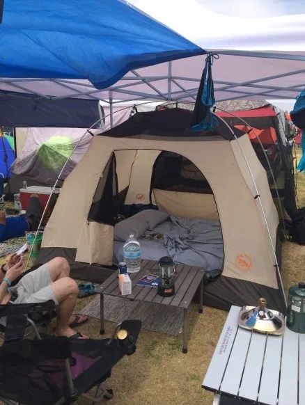 Festival Camping Setup, Festival Camping Hacks, Horse Camping, Camping Setup, Music Festival Camping, Camping Tricks, Camping Festival, Camping Uk, Tent Camping Hacks