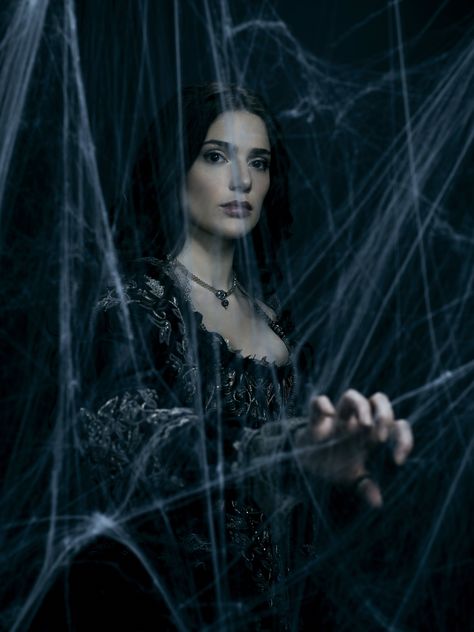 Salem - Mary Sibley Mary Sibley, Janet Montgomery, Salem Tv Show, Yennefer Of Vengerberg, Woman In Black, Witch Aesthetic, Halloween Photos, Story Inspiration, Dark Beauty