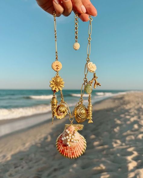 Brinker + Eliza on Instagram: "Feels like summer 🐚" Chunky Gold Jewelry, Faberge Jewelry, Body Decor, Tropical Jewelry, Ocean Inspired Jewelry, Beachy Jewelry, Feels Like Summer, Project List, Mermaid Jewelry