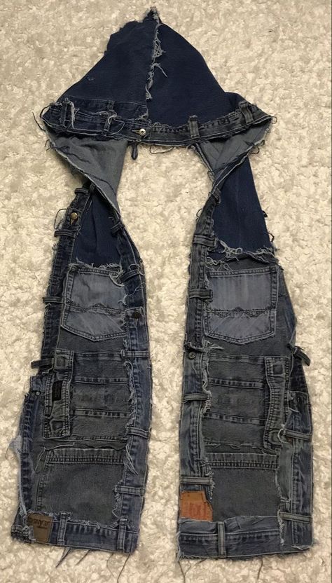 Recycled Denim Fashion Old Jeans, Drawing Jeans Sketches, Recycled Denim Fashion Diy Ideas, Jeans Upcycle Ideas, Scarf Diy Ideas, Jean Diy Upcycle, Denim Diy Upcycling, Denim Upcycle Clothing, Upcycled Fashion Refashioning