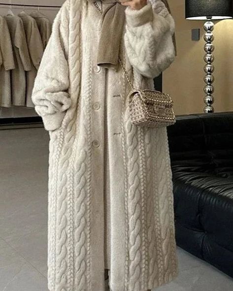 Instagram Color Vison, Womens Faux Fur Coat, Loose Coats, Longline Coat, Long Winter Coats, Mink Coat, Fur Coats Women, Oatmeal Color, Estilo Chic