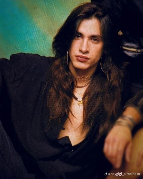 Cool Piercings Men, Very Long Hair Men, Nuno Bettencourt 90s, Man Hairstyle Long, Pretty Men Long Hair, Male With Long Hair, Men’s Long Hair, Long Hair On Men, Guy Drawing Reference