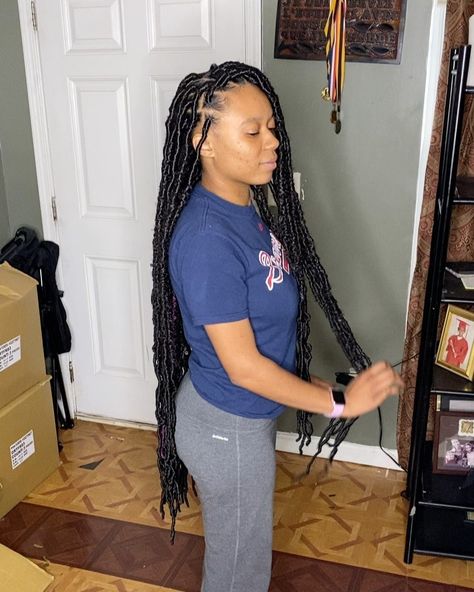 Hair Page For @essa.emm on Instagram: “36 inch soft locs 😍😍  😍😍. #natural #protectivestyles #softlocs #explore #miniknotless #smallknotlessbraids #hairstyles #atlantahairstylist…” 36 Inch Soft Locs, Hair For Soft Locs, Locs Natural, Hairstyles Instagram, Weave Hairstyles Braided, Part Hair, Soft Locs, Feed In Braids Hairstyles, Faux Locs Hairstyles