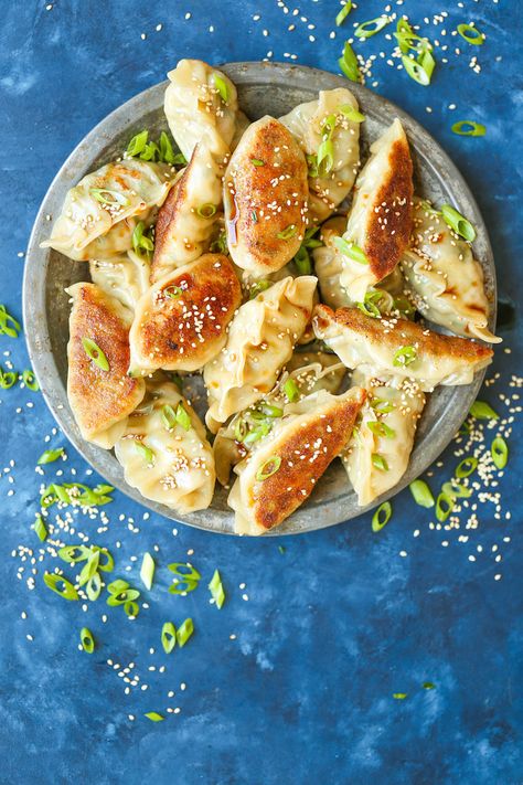 Shrimp Potstickers, Asian Buns, Potstickers Recipe, I'm Fat, Pot Stickers, Shellfish Recipes, Hawaiian Food, Egg Roll, Asian Flavors