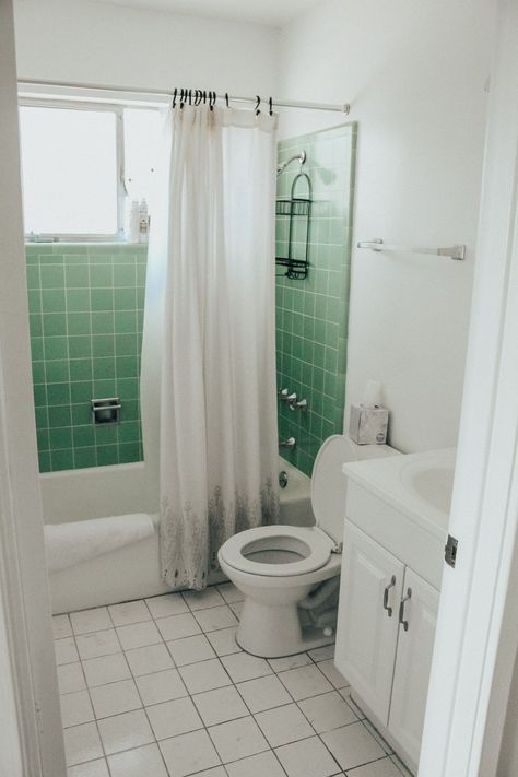 Rental Shower Makeover, Old Bathroom Makeover, Small Rental Bathroom, Ugly Bathroom, Rental Bathroom Makeover, Rental Makeover, Windowless Bathroom, Rental Home Decor, Beautiful Bathroom Decor