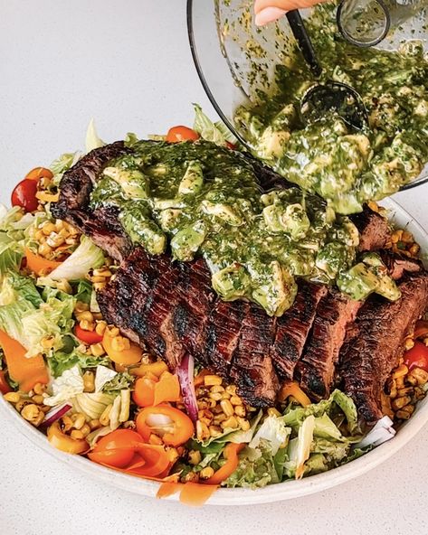 Chimichurri Salad, Steak Avocado, Avocado Chimichurri, Flank Steak Salad, Best Summer Salads, Simple Healthy Recipes, Grilled Flank Steak, Romaine Lettuce Salad, Steak Salad