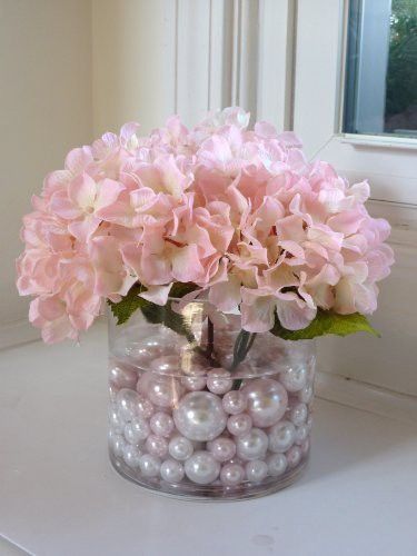 Fill vase with pearls Pearl Wedding Centerpieces, Pearl Centerpiece, Flowers And Pearls, Tafel Decor, Deco Rose, Bridal Shower Centerpieces, Pearls Diy, Shower Centerpieces, Wedding Table Decorations