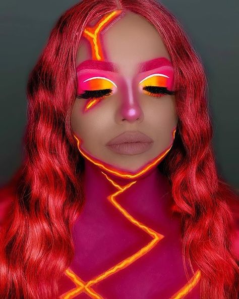 Halloween Disney Makeup, Extreme Makeup Looks, Lavagirl Costume, Primer Tatcha, Photographic Makeup, Lava Girl, Uv Makeup, Extreme Makeup, Plouise Makeup