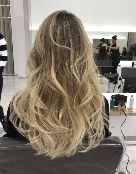 Beige Blond Balayage Brunette, Balayage Hair Brunette To Blonde, Blonde Balayage Beige, Balayage For Dark Blonde Hair, Balliage Hair Blonde, Dark Blonde To Light Blonde Balayage, Balyage Long Hair Brunette To Blonde, Dark Blond Balayage, Baby Lights Hair Blonde