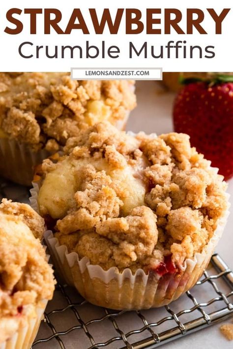 Enjoy strawberry season with these freshly baked Strawberry Crumble Muffins. Buttery crumble on top of muffins bursting with fresh strawberries. This simple recipe is perfect for breakfast or a nice snack! #muffins #baking #muffinrecipe #crumble #strawberrycrumblemuffins #muffin Strawberry Crumble Muffins, Muffin Crumble, Strawberry Streusel Muffins, Muffins With Crumble Topping, Snack Muffins, Baked Goods Desserts, Crumble Muffins, Strawberry Crumble, Cream Cheese Appetizer