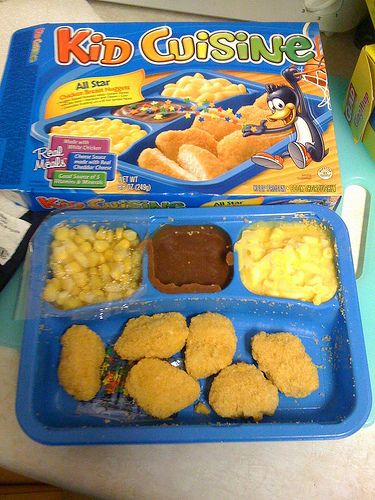 Nothing pissed me off more than having pudding spill into my Mac & cheese. 90’s Nostalgia, Childhood Aesthetic, Nostalgia 2000s, Right In The Childhood, Childhood Memories 90s, Nostalgic Pictures, Childhood Memories 2000, Kids Memories, 2000s Nostalgia