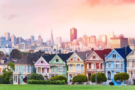 10 Fun Things You Must See in San Francisco (With Photos!) - Follow Me Away Painted Ladies San Francisco, Visit San Francisco, Places In California, Lombard Street, Montezuma, Painted Ladies, Golden Gate Park, Lake Powell, San Francisco Travel