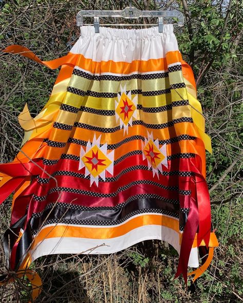 Fancy Shawl Regalia, Powwow Outfits, Native American Dress, Traditional Skirts, Jingle Dress, Applique Skirt, Ribbon Skirt, Native Dress, Skirt Inspiration