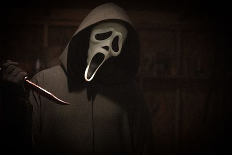 Movie Scream (2022) HD Wallpaper Horror Wallpaper Desktop, Jasmin Savoy, Horror Wallpaper, Savoy Brown, Melissa Barrera, Scream Vi, Ghost Mask, Dermot Mulroney, Scream Mask