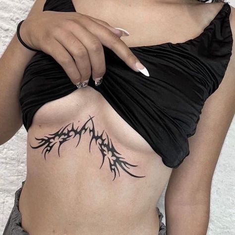 Tato Grunge, Emo Tattoos, Tattoo Maker, Sharpie Tattoos, Chest Tattoos For Women, Stomach Tattoos, Badass Tattoos, Discreet Tattoos, Tattoo Life