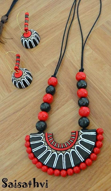 Collar Hippie, Terracotta Jewellery Making, Terracotta Jewellery Designs, Dresses For Men, Ethnic Wedding, Handmade Clay Jewelry, Handmade Jewelry Box, Terracotta Jewellery, Polymer Clay Jewelry Diy