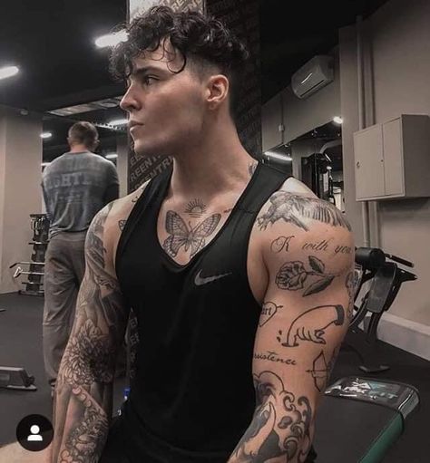 Bro Tattoos, Strong Tattoos, Buff Guys, Strong Guy, Torso Tattoos, Health Goth, Boy Tattoos, Aesthetic Tattoo, A Gym