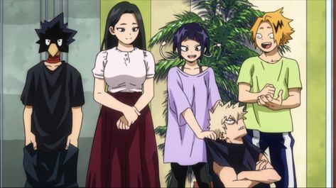 Denki like “How tf she not die?!” #denki #kaminari #bakugou #bakugoukatsuki #momo #jirou #jiro #tokoyami Mha Hands, My Hero Academia Eraserhead, Japanese Drawings, Class 1 A, Katsuki Bakugou, Cute Doodle Art, Hero Academia Characters, Boku No Hero Academy, My Hero Academia Manga