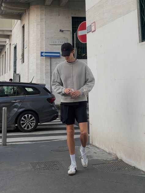 Male Athletic Outfits, Men Athleisure Outfits, Athletic Aesthetic Outfits, Maximoff Hale, Athleisure Outfits Men, Crew Socks Outfit, Sporty Outfits Men, Korean Street Fashion Men, Hoodie Outfit Men