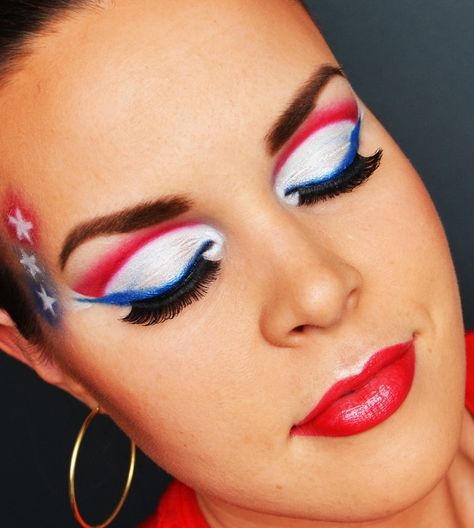 Patriotic Makeup Eye, Fourth Of July Makeup, Patriotic Makeup, Holiday Eye Makeup, July Makeup, 4th Of July Makeup, Makeup 40, Day Eye Makeup, Cute Eyeshadow Looks