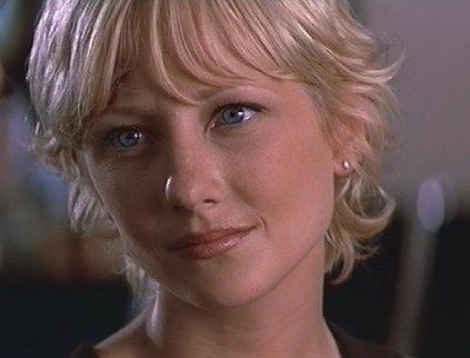 Anne Heche                                                                                                                                                                                 More Anne Heche Hair, Anne Heche Short Hair, Ann Heche, Amanda Peete, Anne Heche, Blonde Pixie Cuts, Girl Celebrities, Blonde Pixie, Short Hair Styles Pixie