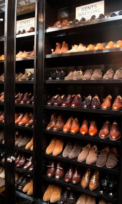 Zapatos Men Closet, Shoe Closet, Well Dressed Men, 로고 디자인, Trendy Shoes, Suit And Tie, Shoe Store, Shoe Game, Well Dressed