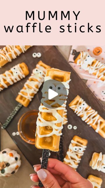 Leanna Laming on Instagram: "MUMMY WAFFLE STICKS👻   Get into the Halloween spirit with these adorable mummy waffle sticks! Perfect for a spooky breakfast treat, these Belgian waffles are turned into cute mummy’s with a piping of white chocolate and candy eyes. 🧇🍬   Comment MUMMY and I’ll send you the directions and everything you need!   #halloweenrecipes #fallrecipes #cookingvideo #quickrecipes #recipeideas #easymeals #recipevideo #goodmoodfood #easyrecipes #foodie #foodphotography #foodreelsfoodblogger #instafood #betterhomesandgardens #mybhg #mybhghome #bhghowiholiday #bhgholiday  #foodreels  #ltkhome" Halloween Waffles For Kids, Halloween French Toast, Halloween Waffles, Diy Waffle Bar, Spooky Breakfast, Halloween Pancakes, Waffle Pops, Cute Mummy, Waffle Sticks