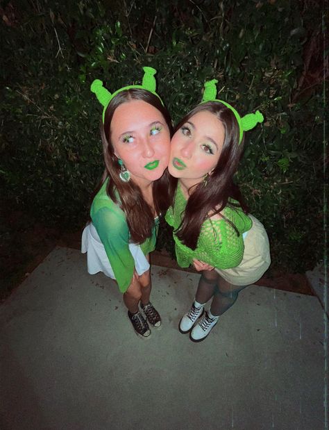 Shrek Theme Outfits, Hot Shrek Costume, Shrek Rave Costume, Cute Shrek Costumes, Shrek Outfit Ideas, Shrek Costume Women, Shrek Rave Outfit, Shrek Halloween Costumes, Shrek Costume Ideas