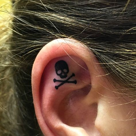 18 Tiny Tattoos That Are Prettier Than Any Piercing Tiny Skull Tattoos, Simbols Tattoo, Inner Ear Tattoo, Small Skull Tattoo, Grey Ink Tattoos, Sick Tattoos, Inside Ear, Pirate Tattoo, Hidden Tattoos