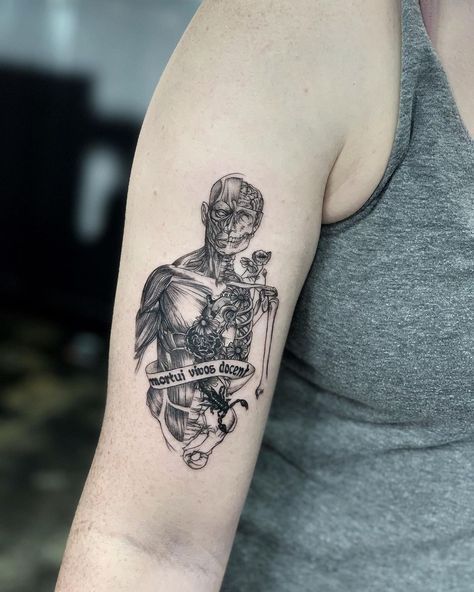 𝕚𝕟𝕜𝕨𝕠𝕣𝕜 𝕒𝕟𝕕 𝕥𝕒𝕥𝕥𝕠𝕠’s Instagram profile post: “Anatomy piece for a very cool lady! I loved hearing the story behind the elements in this. My client Briauna teaches anatomy/physiology and…” Med School Tattoo, Human Body Tattoo Anatomy, Medical Science Tattoos, Mortui Vivos Docent Tattoo, Med Student Tattoo, Tourniquet Tattoo, Human Anatomy Tattoo, Surgeon Tattoo, Jaw Bone Tattoo