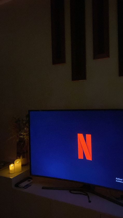 Roku Tv Aesthetic, Watching Netflix Aesthetic Tv, Tv Astethic, Tv Aesthetic Watching, Tv Screen Aesthetic, Watching Netflix Aesthetic, Watch Tv Aesthetic, Netflix Aesthetic Wallpaper, Watching Tv Aesthetic