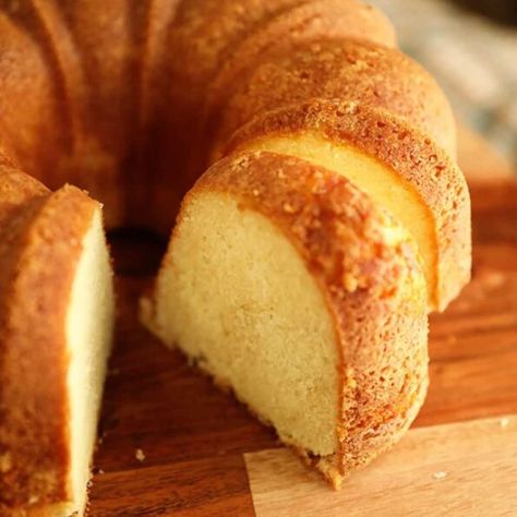 Paula Deen Buttermilk Pound Cake Buttermilk Pound Cake Recipes Moist, Adorable Desserts, Dense Cake, Orange Juice Cake, Buttermilk Pound Cake, Buttermilk Recipes, Bake Goods, Pound Cake Recipe, Butter Milk