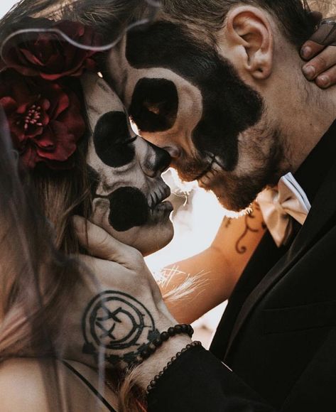 Halloween Styled Shoot, Bouidor Photography, Halloween Themed Wedding, Halloween Photography, Halloween Makeup Scary, Goth Wedding, Dark Wedding, Lights Ceiling, Skull Makeup