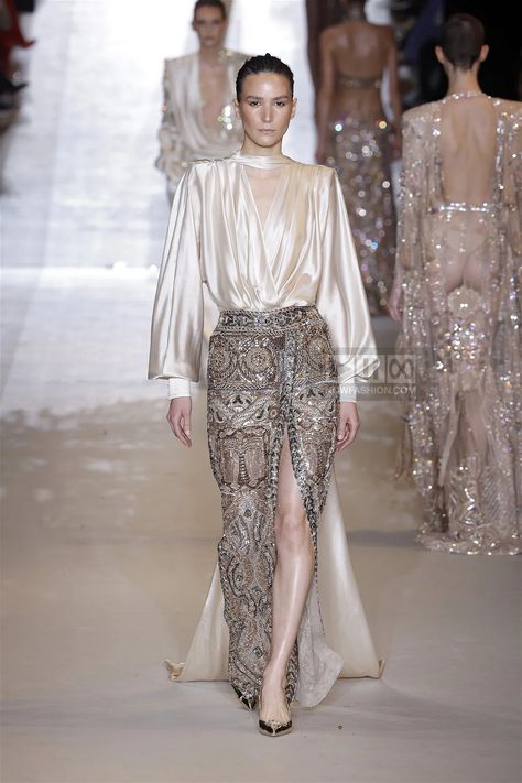 Zuhair Murad Fashion show, Runway, Couture Spring Summer 2024, Paris Fashion Week, Runway Look Coktail Dress, Zuhair Murad Couture, Long Kimono Dress, Zuhair Murad Haute Couture, Paris Fashion Week Runway, Couture Dress, Fashion Week Runway, Fashion 2024, Zuhair Murad