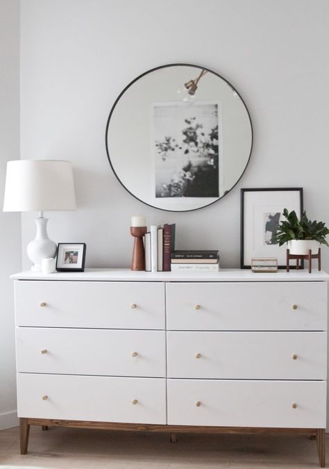 Dresser Decor Bedroom, Bilik Idaman, Beautiful Bedrooms Master, Dekorasi Kamar Tidur, White Dresser, Hemnes, Trendy Bedroom, Modern Dresser, Bedroom Dressers